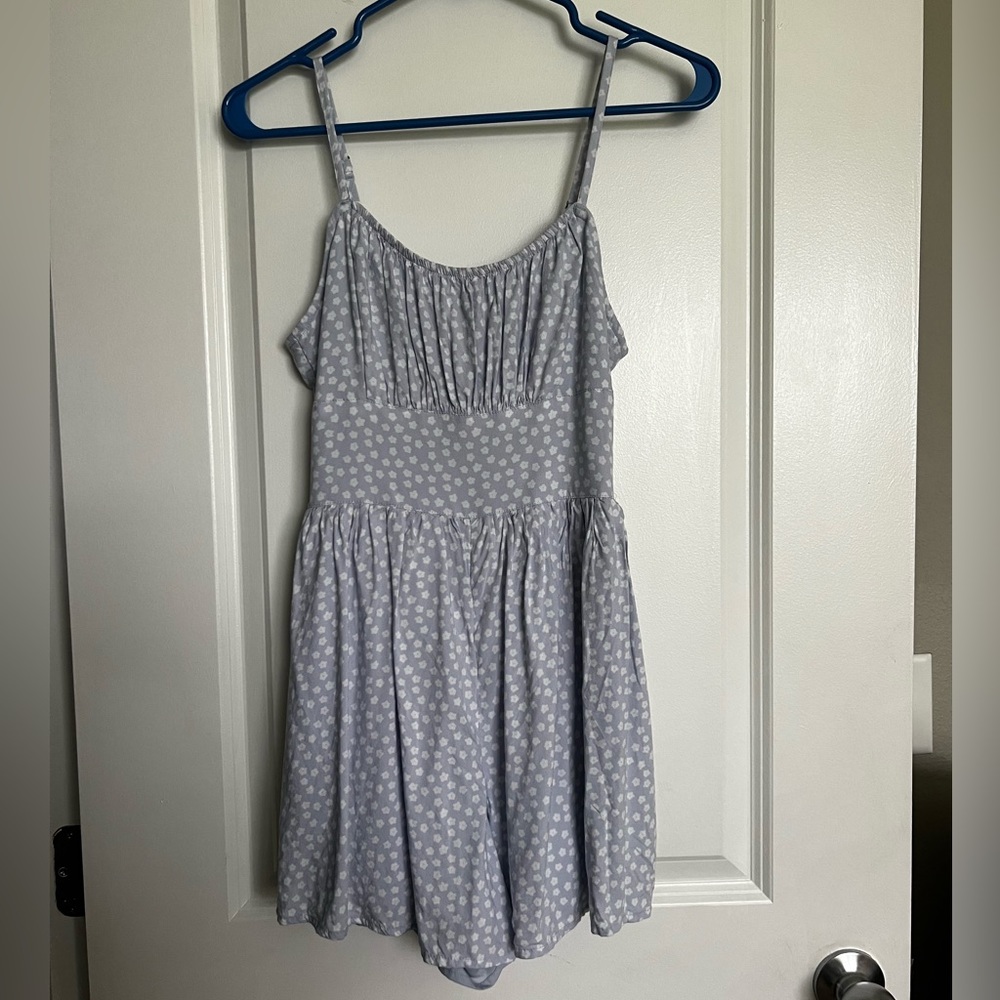 Light Blue Daisy Romper with pockets Size Small